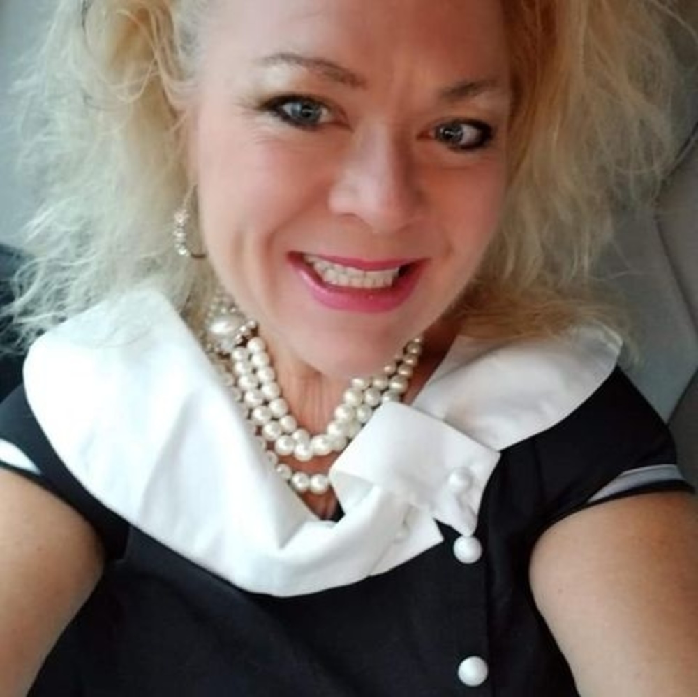 Meet your Posher, Connie